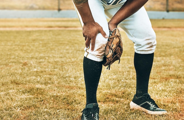 Photo low section of man running on field