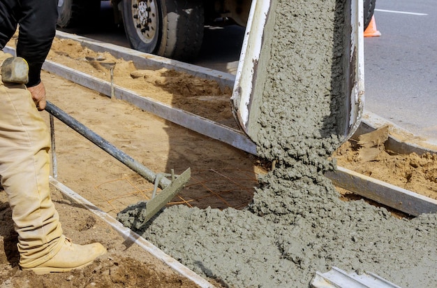 Photo low section of man working at construction site