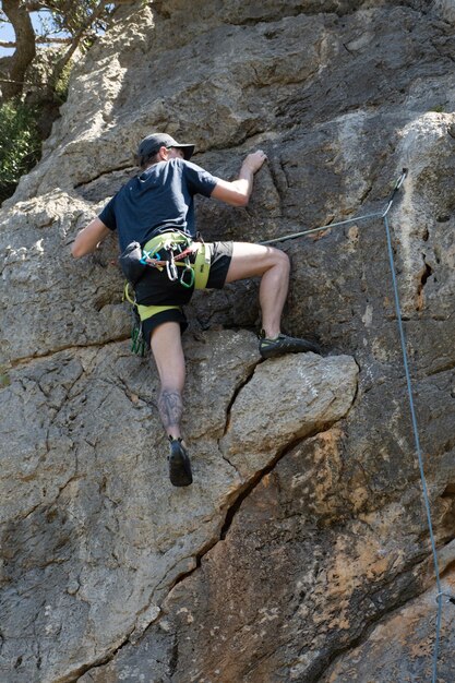 Photo low section of person standing on rock