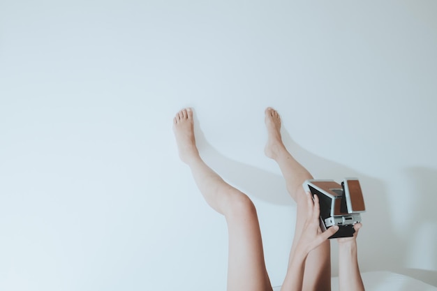 Photo low section of woman over white background