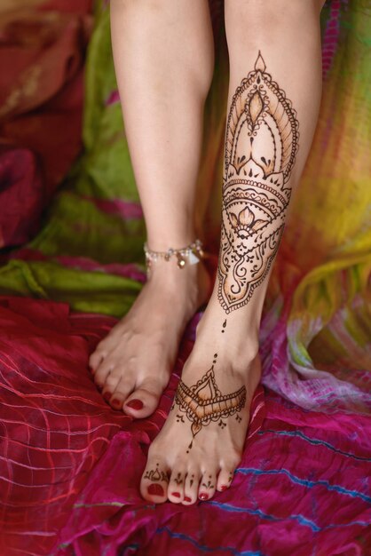 henna on a leg 2016 | Henna or mehndi is not a tattoo which … | Flickr