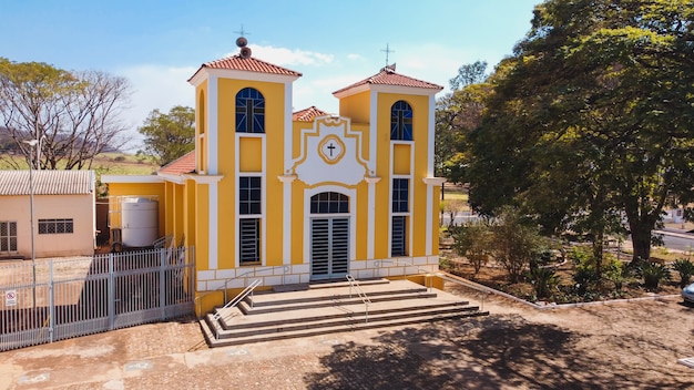 Luãs antonio sã£o paulo brasile - 09 agosto 2021: chiesa parrocchiale di santa luzia nella città di luãs antonio sp