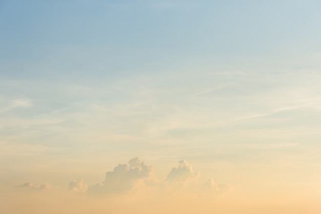 Lucht en wolken