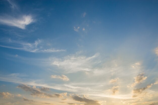 Lucht en wolken