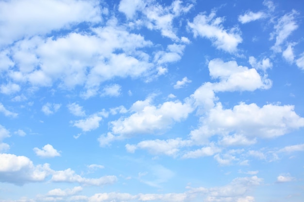 Lucht met wolken, kan als achtergrond worden gebruikt