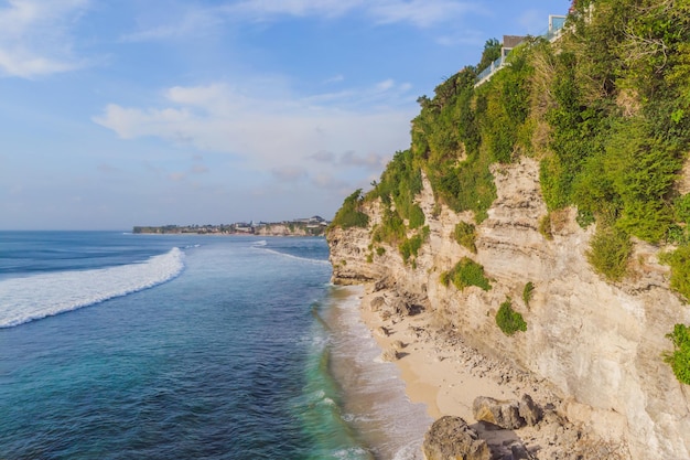 Lucht schot. Foto's van de drone. Strand Dreamland Bali Indonesië.