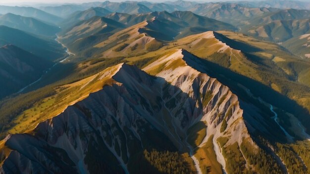 luchtbeeld van de majestueuze bergen