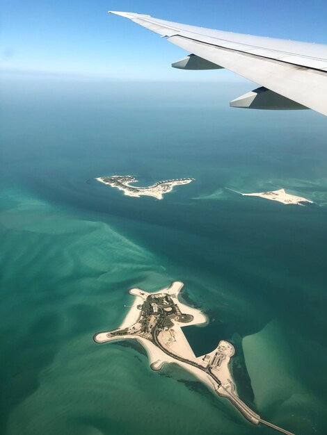 Foto luchtbeeld van de zee tegen de lucht