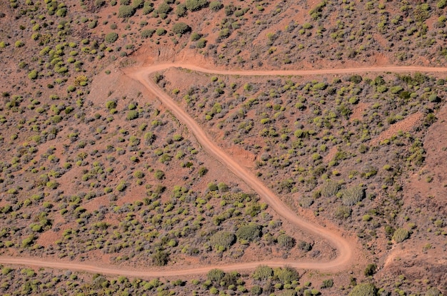 Luchtbeeld van een woestijnweg