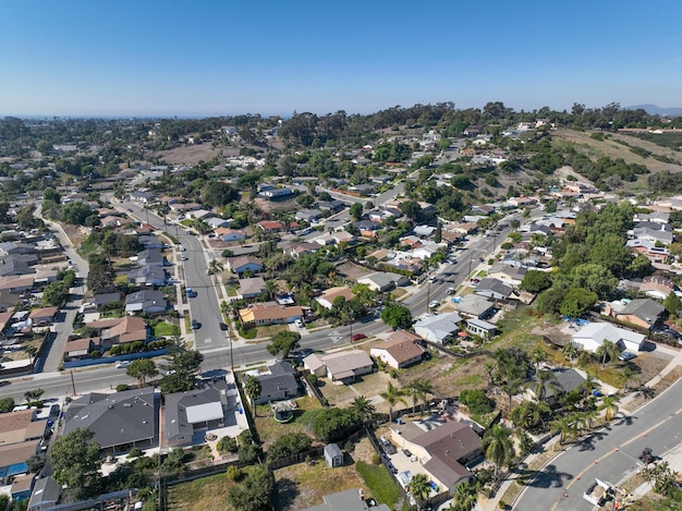 Luchtbeeld van huizen in de vallei van Oceanside stad in San Diego Californië USA