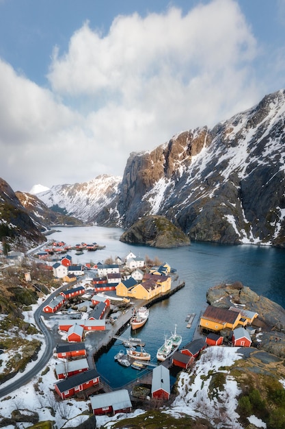 Foto luchtbeeld van nusfjord in lofoten noorwegen