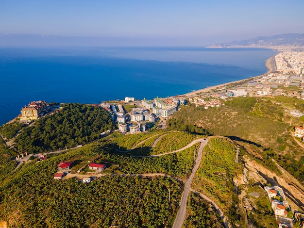 luchtfoto Alanya stad en zeezicht