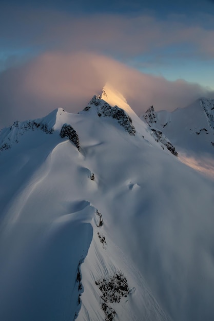 Luchtfoto berglandschap Canadese natuur achtergrond