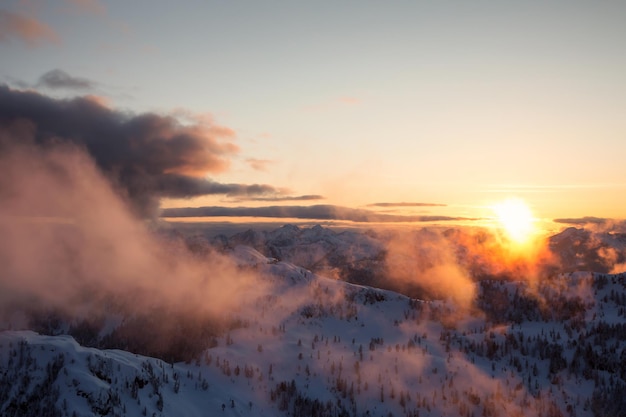 Luchtfoto Canadese berglandschap natuur achtergrond