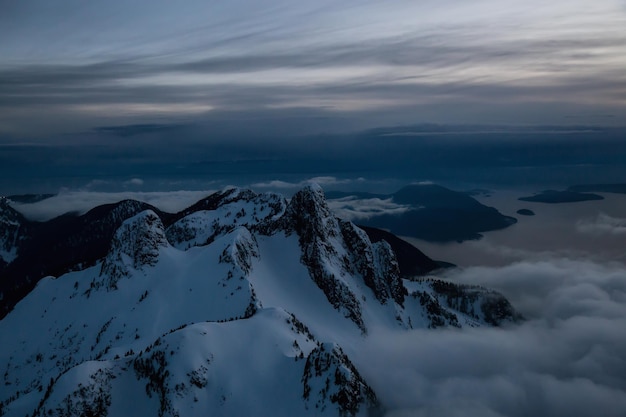 Luchtfoto Canadese berglandschap natuur achtergrond