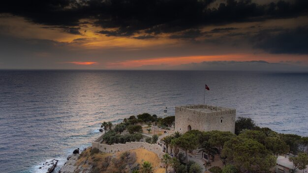 Luchtfoto Duiveneiland kasteel van Kusadasi Turkije