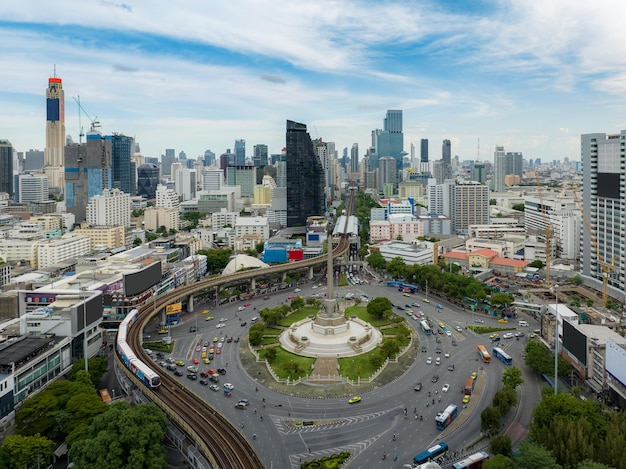 Luchtfoto genomen van een drone van Victory Monument is het centrum van Bangkok, Thailand