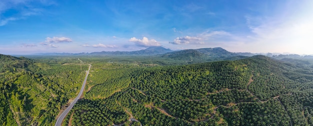 Luchtfoto Panorama natuur berglandschap