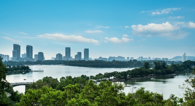 Luchtfoto panorama van Nanjing Xuanwu Lake Park