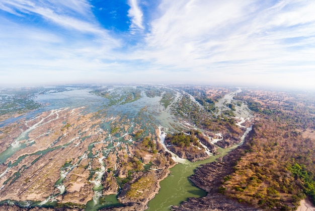 Luchtfoto panoramisch 4000 eilanden Mekong rivier in Laos, Li Phi watervallen