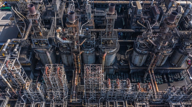 Luchtfoto petrochemische fabriek, olieraffinaderijfabriek.