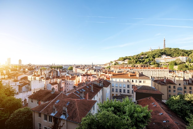 Luchtfoto stadsgezicht uitzicht op de ochtend met prachtige oude gebouwen in de stad Lyon in Frankrijk