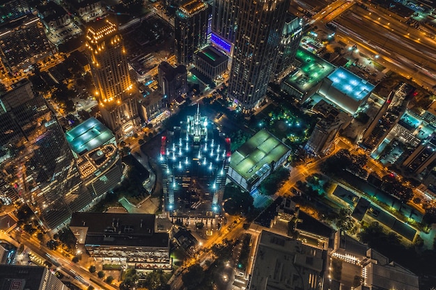 Luchtfoto van Atlanta bij nacht