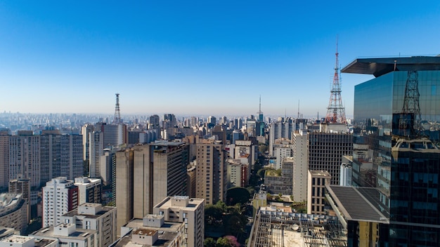 Luchtfoto van Av Paulista in Sao Paulo SP Hoofdstraat van de hoofdstad Zondagdag zonder auto's met mensen die op straat lopen