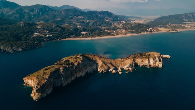 Luchtfoto van Baba Adasi in Mugla, Turkije. Hoge kwaliteit foto