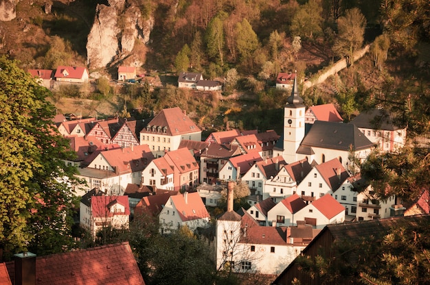 Luchtfoto van Behringersmühle, historische stad in Frankisch Zwitserland, Beieren, Duitsland.
