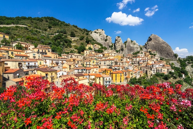 Luchtfoto van Castelmezzano, Basilicata, Italië