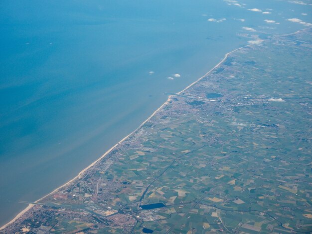 Luchtfoto van de Belgische kust