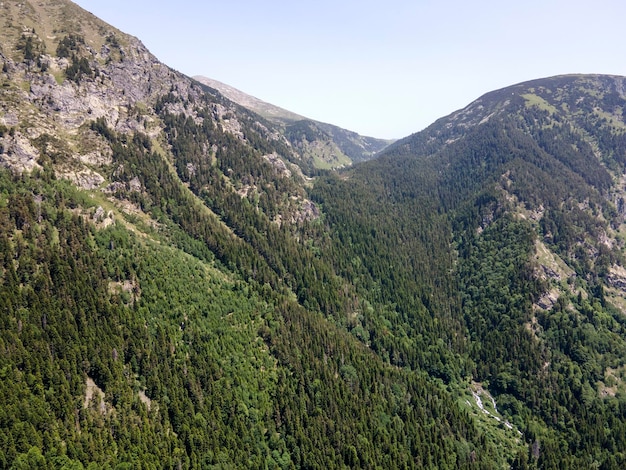 Luchtfoto van de berg Rila bij Kirilova Polyana Cyril weide Bulgarije