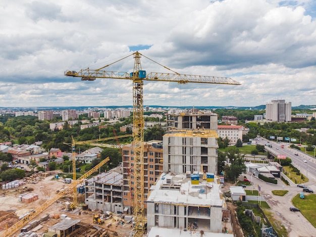 Luchtfoto van de bouwplaats van het appartement. huis bouwen