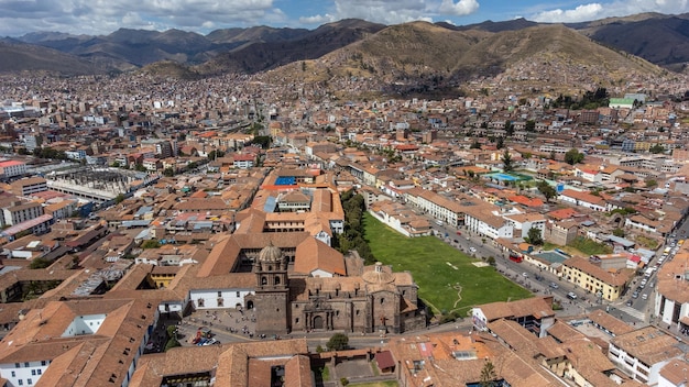Luchtfoto van de Coricancha-tempel in Cusco