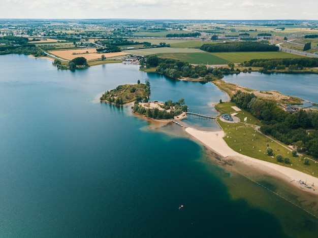 Foto luchtfoto van de drone strandpark slijk ewijk gelderland nederland