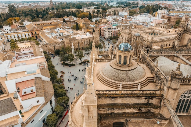 luchtfoto van de giralda van sevilla