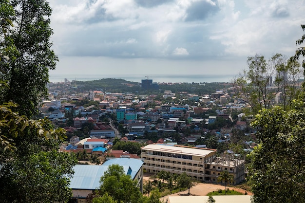 Luchtfoto van de moderne stad Sihanoukville, Cambodja