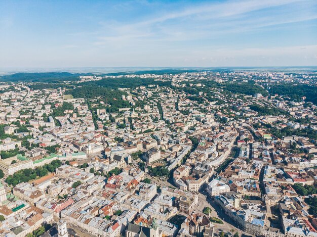 Luchtfoto van de oude Europese stad in de zomer