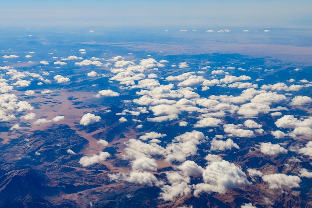 Foto luchtfoto van de sinai-woestijn op het schiereiland sinaï