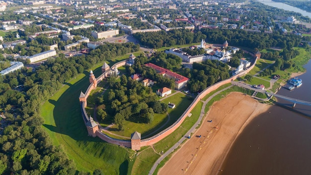 Luchtfoto van de Sint-Sofiakathedraal en het Kremlin van Novgorod Veliky Novgorod, Rusland