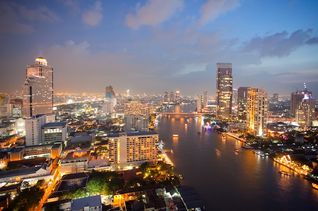 Luchtfoto van de skyline van Bangkok