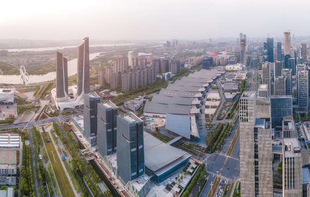Luchtfoto van de skyline van modern architectonisch landschap in Nanjing, China