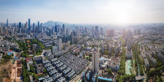 Luchtfoto van de skyline van modern architectonisch landschap in Nanjing, China