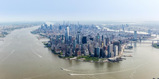 Luchtfoto van de skyline van New York City van Manhattan met wolkenkrabberpanorama van het World Trade Center in de Verenigde Staten