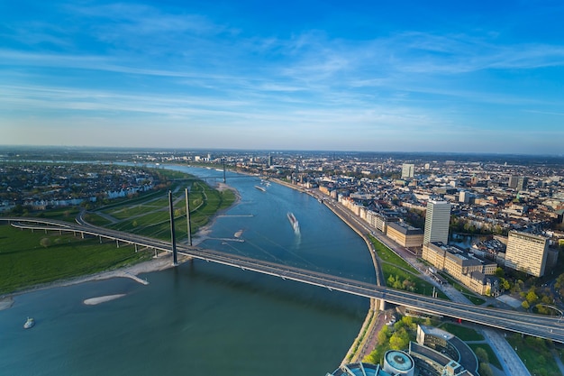 Luchtfoto van de stad düsseldorf