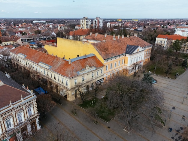 Foto luchtfoto van de stad kikinda vanuit een drone servië europa