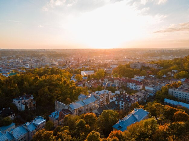 Luchtfoto van de stad Lviv in de herfst