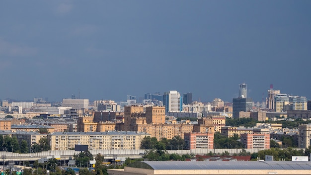 Luchtfoto van de stad Moskou. Centrum van Moskou. Dak van het huis