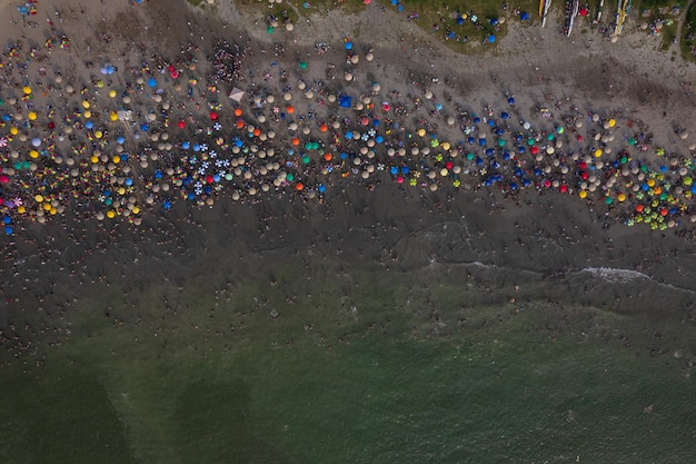 Luchtfoto van de stranden van de stad Lima aan de Costa Verde